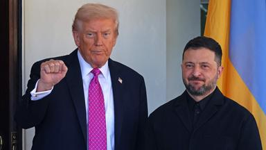 US-Präsident Donald Trump beim Fototermin zur Begrüßung des ukrainischen Präsidenten Wolodymyr Selenskyj
