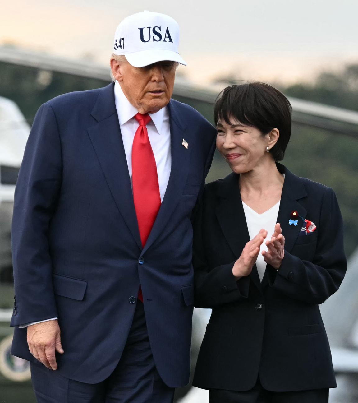 Auf dem Bild ist Premierministerin Takaichi mit Trump zu sehen