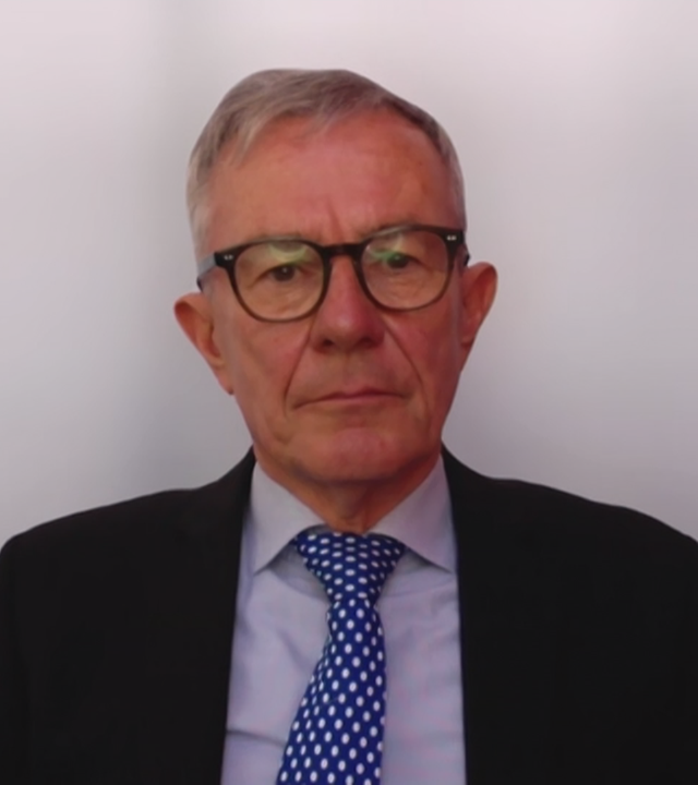 Orient-Experte Dr. Andreas Reinicke zugeschaltet aus seinem Büro