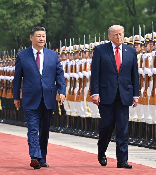 US-Präsident Donald Trump wird bei seinem Staatsbesuch in China mit militärischen Ehren empfangen.