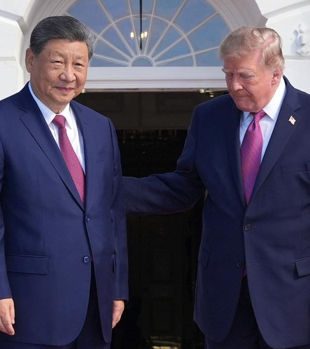 US-Präsident Donald Trump (rechts) begrüßt Chinas Präsidenten Xi Jinping