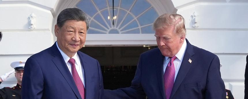 US-Präsident Donald Trump (rechts) begrüßt Chinas Präsidenten Xi Jinping