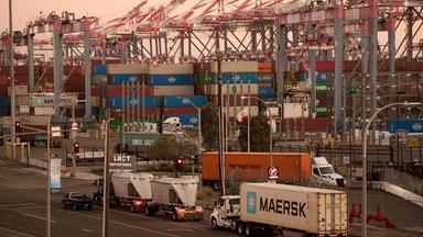 Das Long Beach Container Terminal (LBCT) im Hafen von Long Beach, Kalifornien.