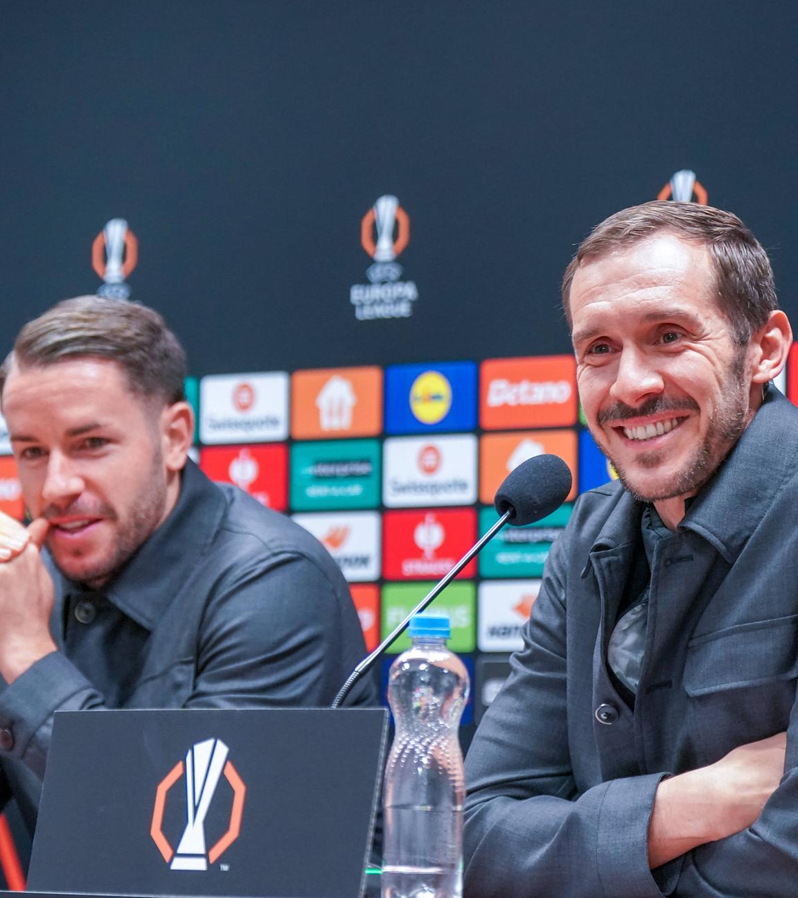 Tschechien: Pressekonferenz vor dem Fussballspiel UEFA Europa League 2025/26, 5. Spieltag - Viktoria Pilsen vs SC Freiburg - Doosan Arena Pilsen: Julian Schuster SC Freiburg, Trainer Pilsen PlzeÅskÃœ kraj Tschechien