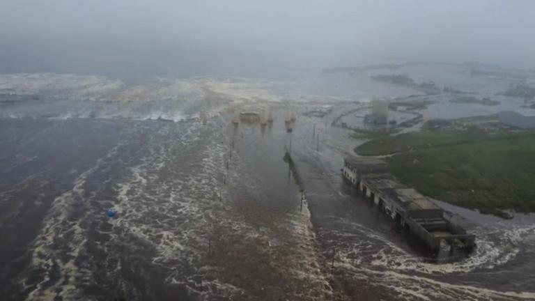 30.07.2025, Russland, Severo-Kurilsk: Luftaufnahme eines von einem Erdbeben und einem anschließenden Tsunami betroffenen Gebiets in der Region Sachalin im Osten Russlands