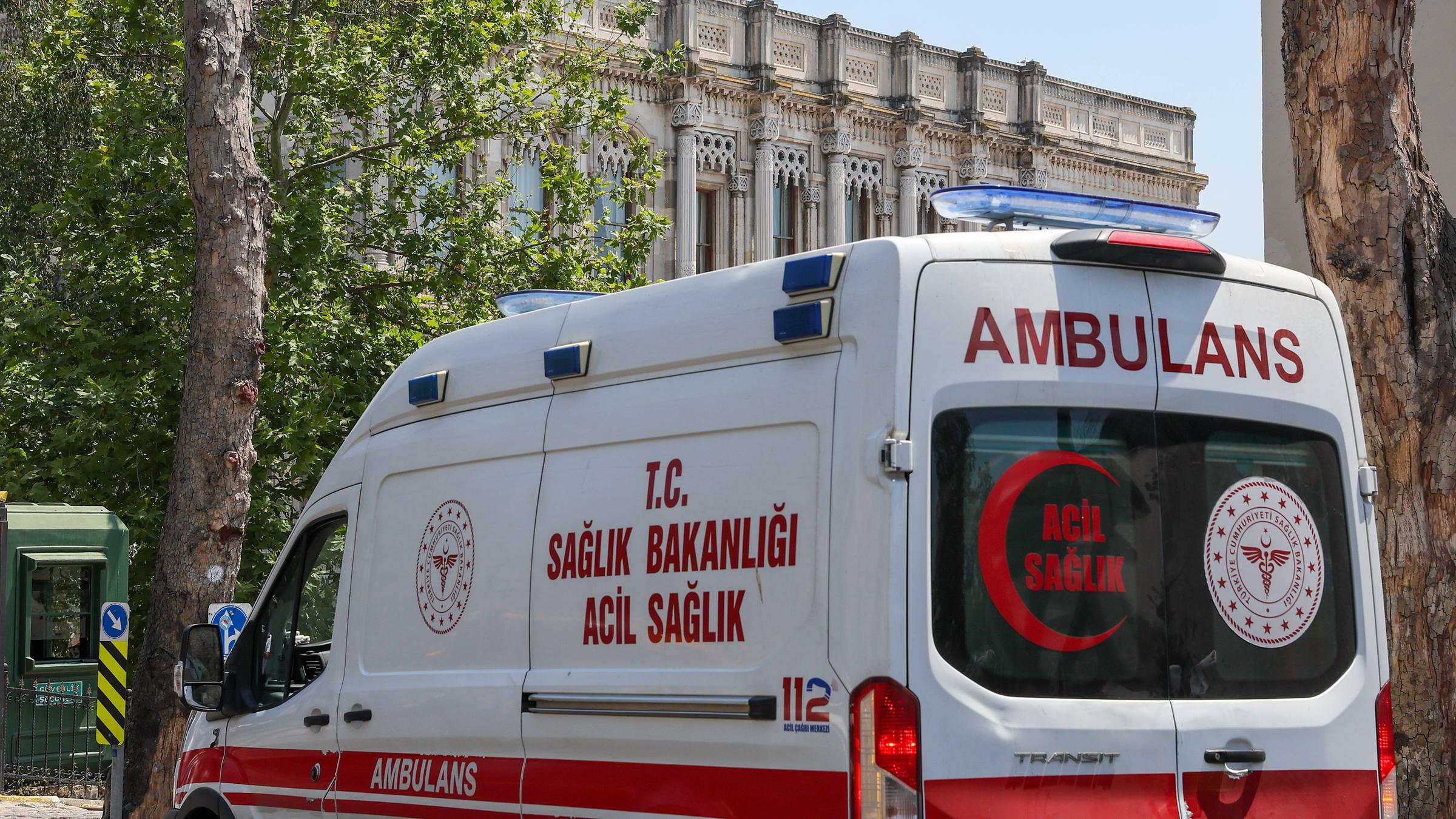 Türkei, Istanbul, Krankenwagen