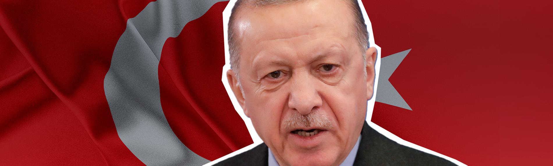 Präsident Erdogan vor türkischer Flagge