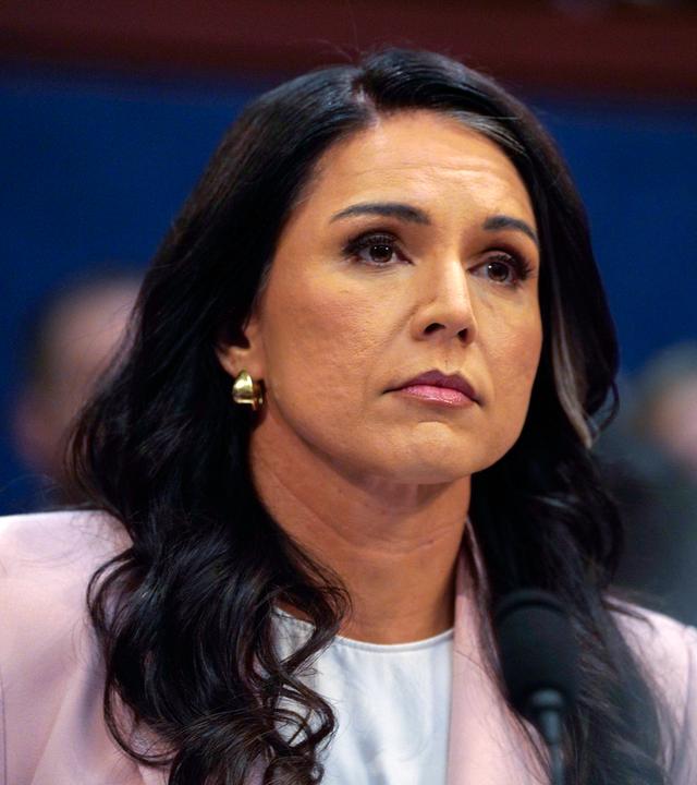 Tulsi Gabbard, ehemals Direktorin des Nationalen Nachrichtendienstes (DNI), sagt am 19.03.2026, im US-Kapitol in Washington, DC, USA, vor dem Sonderausschuss für Nachrichtendienste des Repräsentantenhauses der Vereinigten Staaten zur Anhörung über die „Jährliche weltweite Bedrohungsanalyse 2026“ aus. 