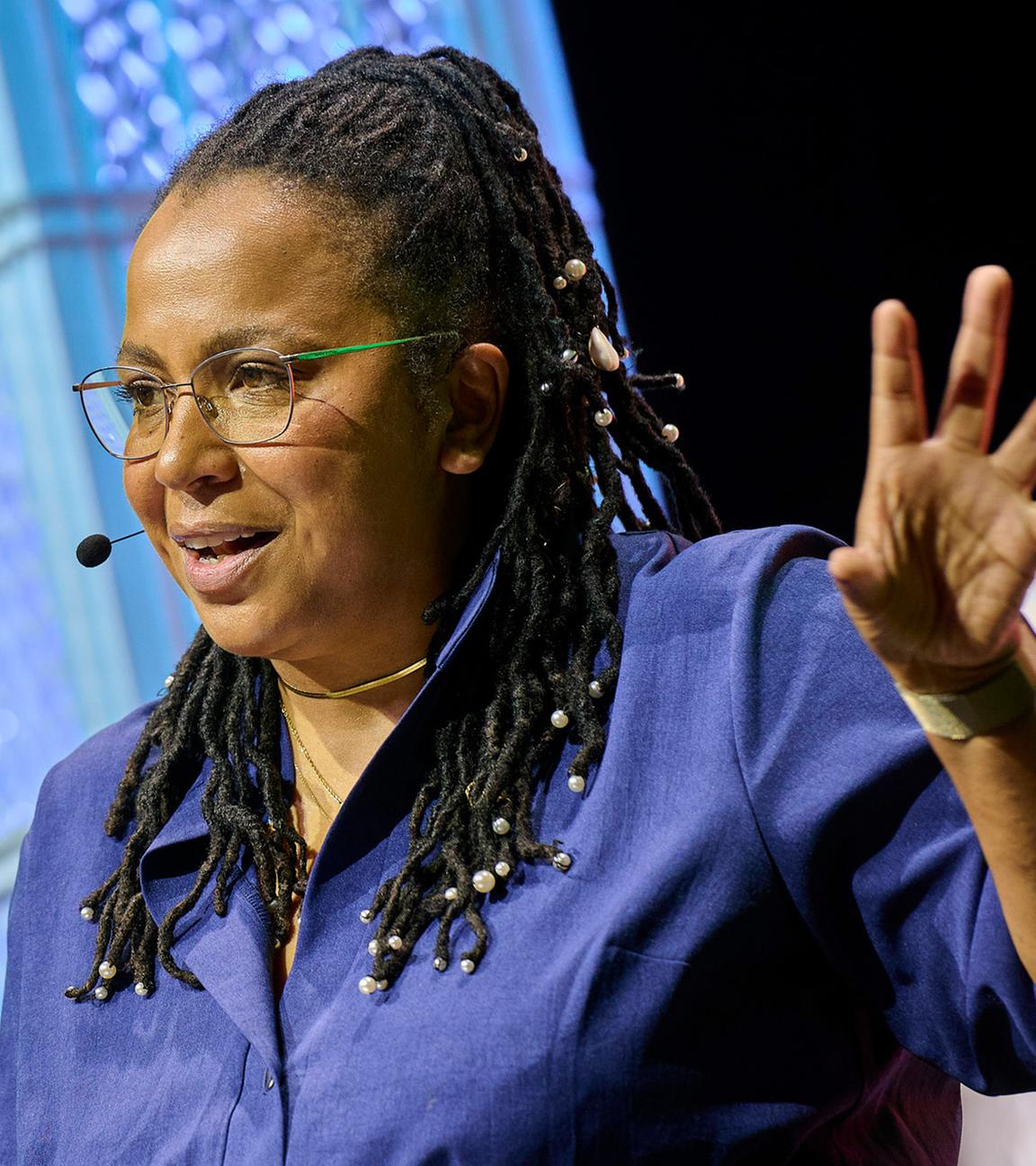 Tupoka Ogette während eines Vortrags auf der Re:publica Berlin 2023. (Archiv)