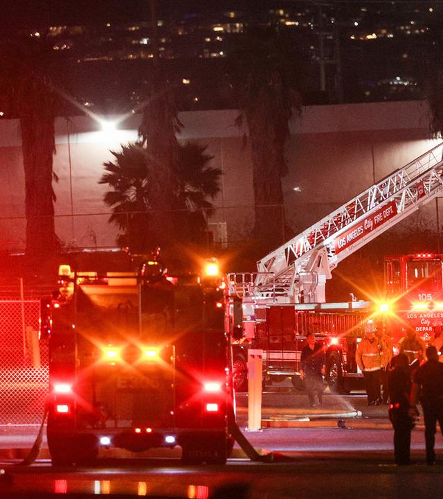 TV-Helikopter stürzt in Los Angeles ab