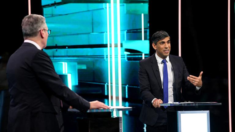 Sunak und Starmer in TV-Studio