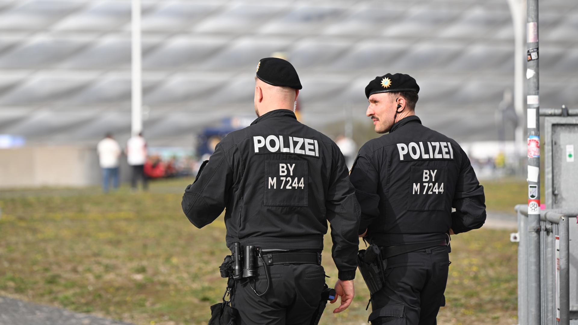 Typical: Fußball Sicherheit
