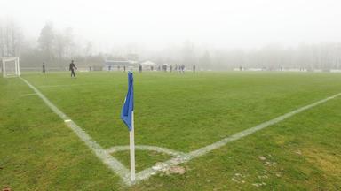 Typical: Fußballplatz