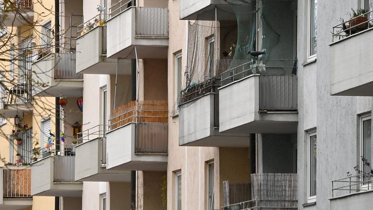 Balkone von Mietwohnungen in der Münchner Innenstadt. (Archiv)