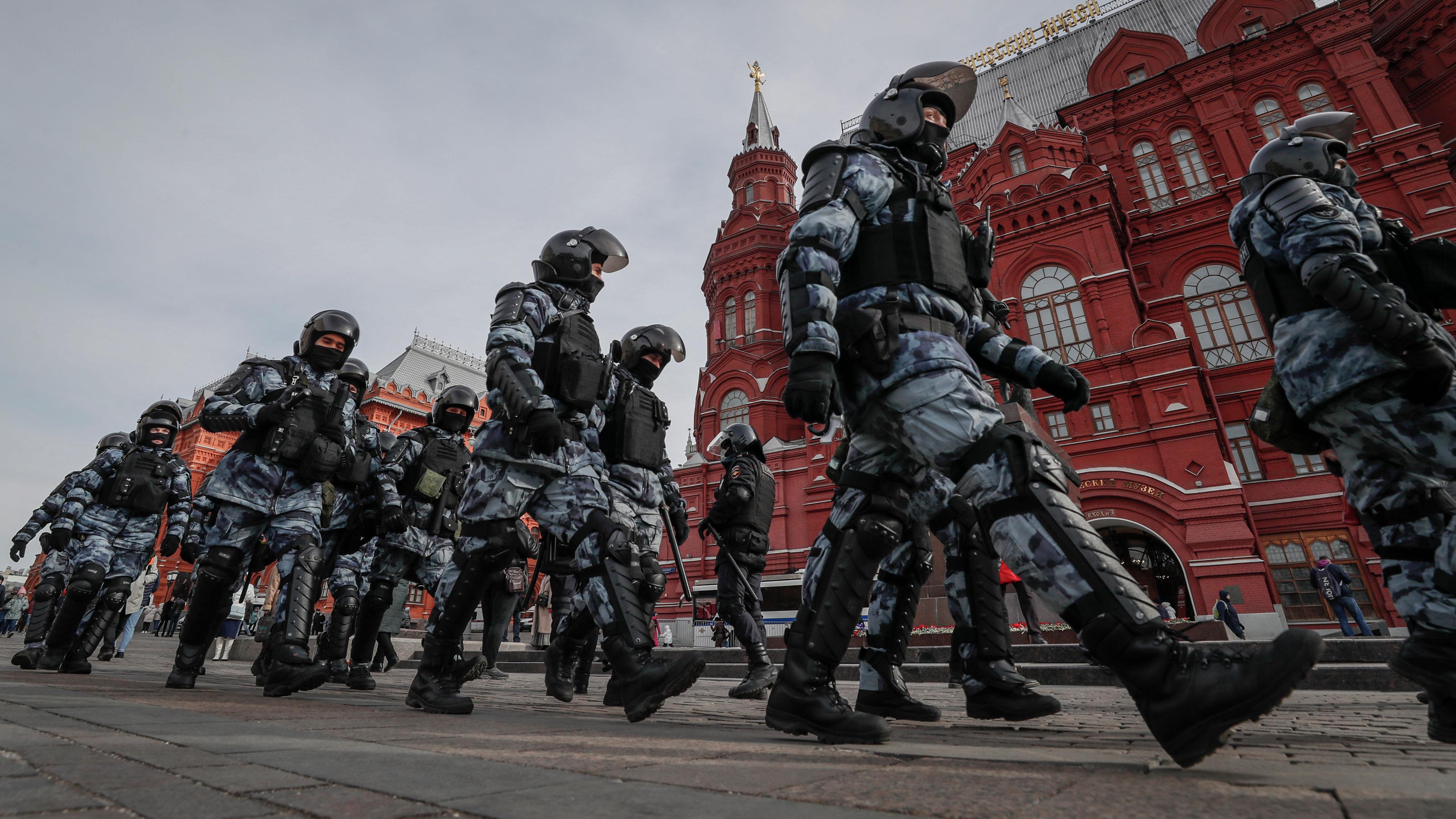 Typical: Russische Polizisten in Moskau