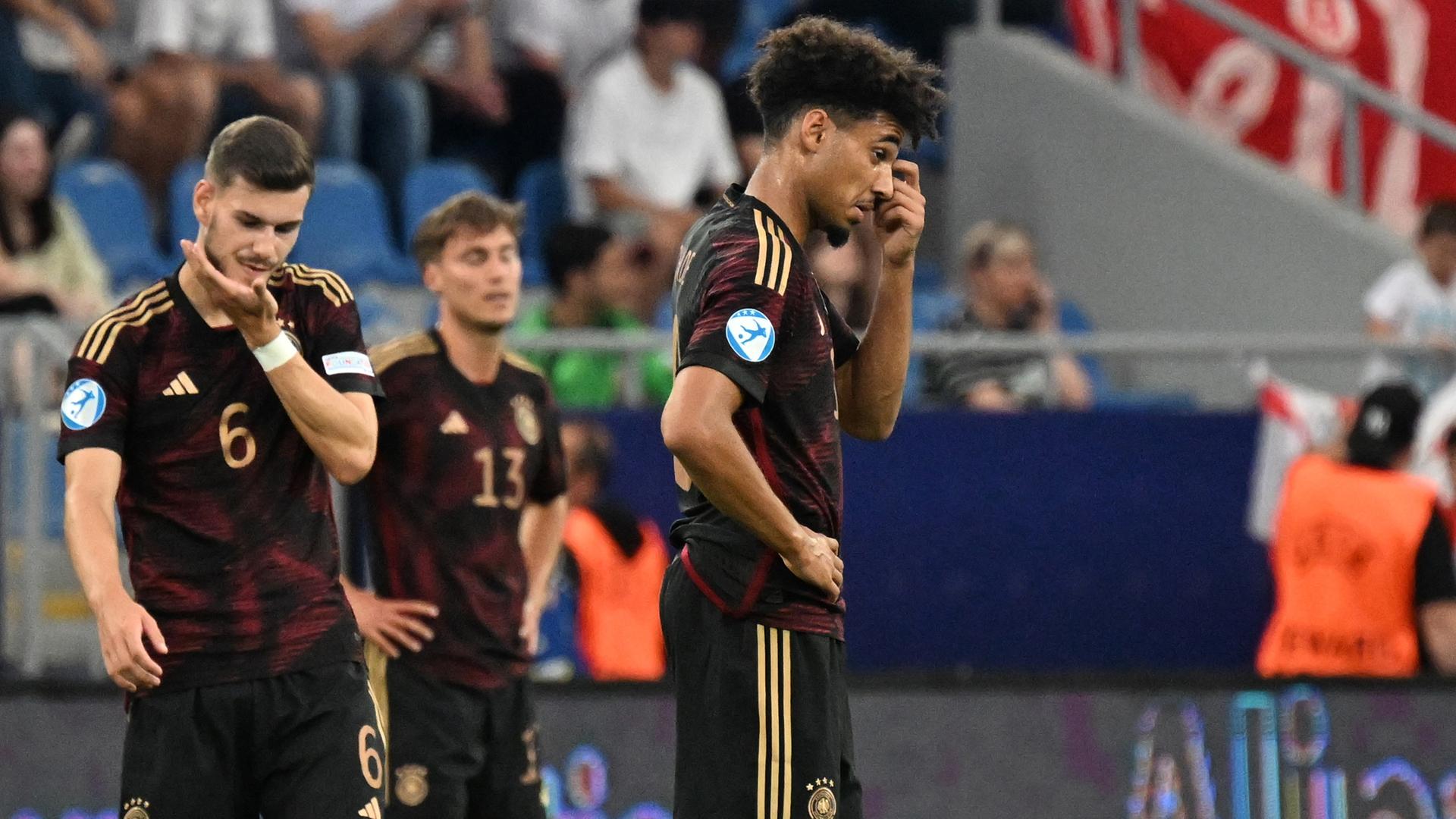 Deutschlands Tom Krauß (l-r), Kilian Fischer und  Kevin Schade am 28.06.2023 in Batumi, Georgien.