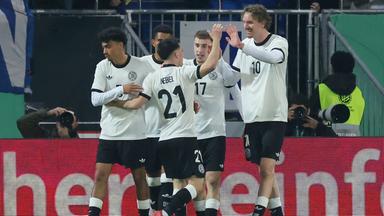 Nick Woltemade (Germany) bejubelt seinen Treffer mit den Teamkollegen, International Friendly, U21 Germany and U21 Spain, Darmstadt am 25. March 2025 in Stadion am Boellenfalltor, Deutschland.