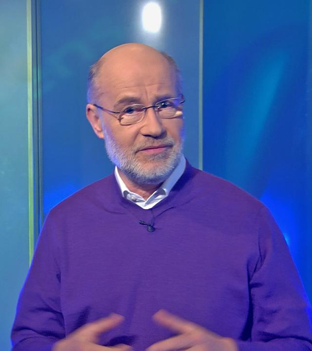 Professor Harald Lesch moderiert im Studio