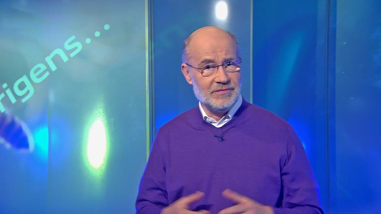 Professor Harald Lesch moderiert im Studio