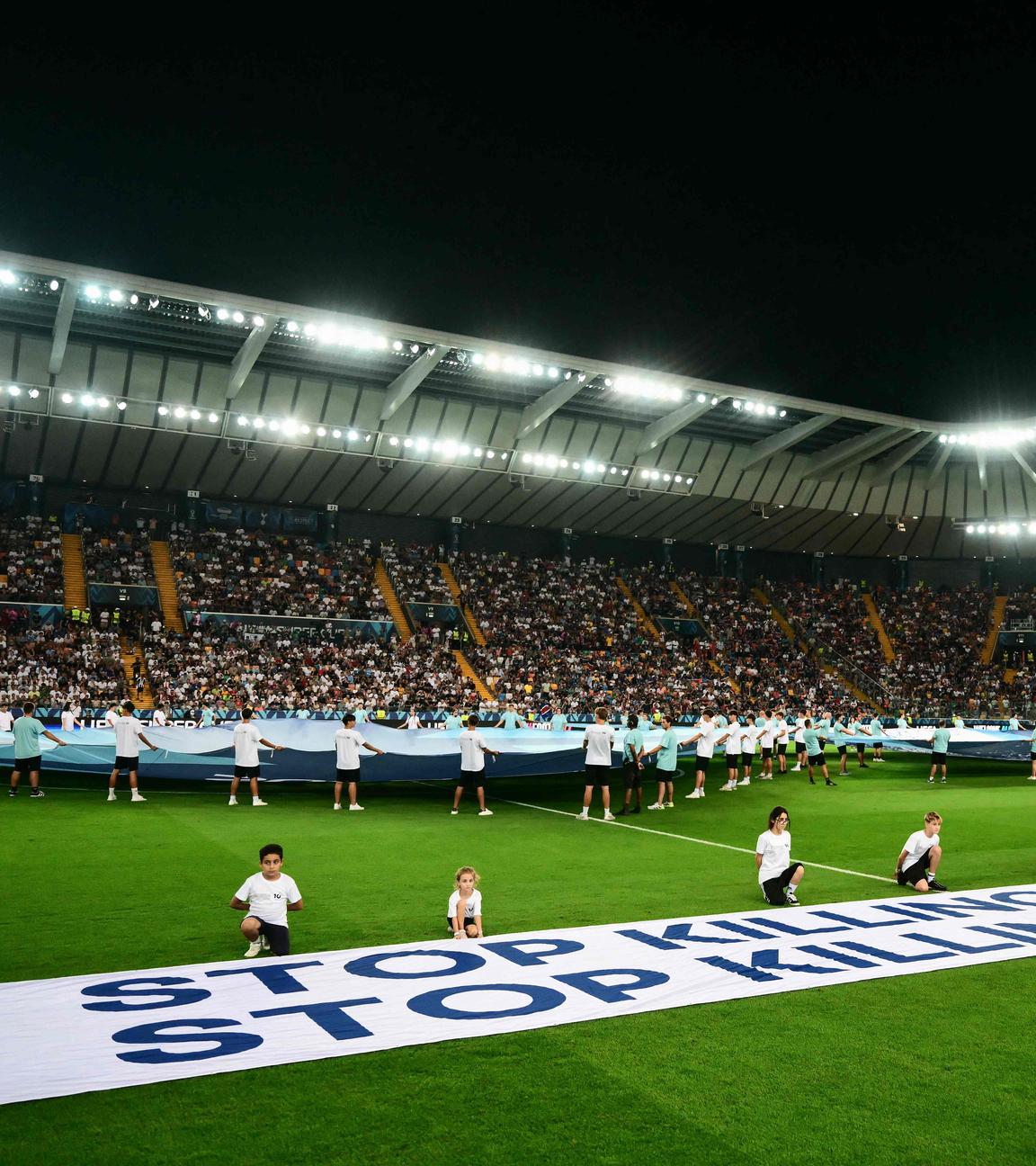 Banner beim UEFA-Supercup 