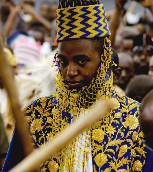 17.04.2010, Uganda, Fort Portal: Der König des Tooro-Königreichs in Uganda, König Oyo Nyimba Kabamba Iguru Rukidi IV., anlässlich seines 18. Geburtstags, als er die vollen Pflichten des Königs der Tooro übernahm.
