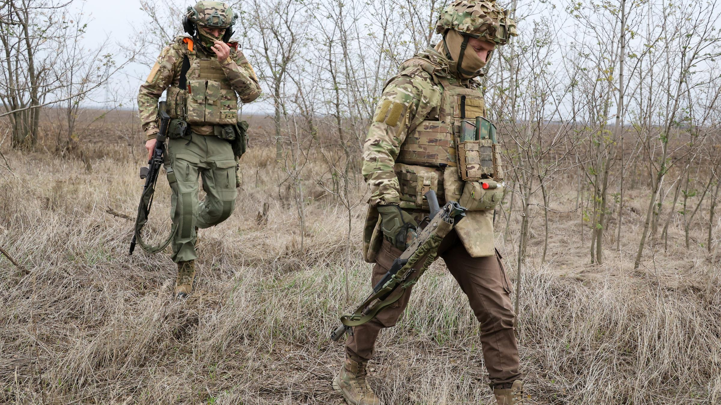 Soldaten der russischen Armee absolvieren ein Kampftraining in der Region Saporischschja.