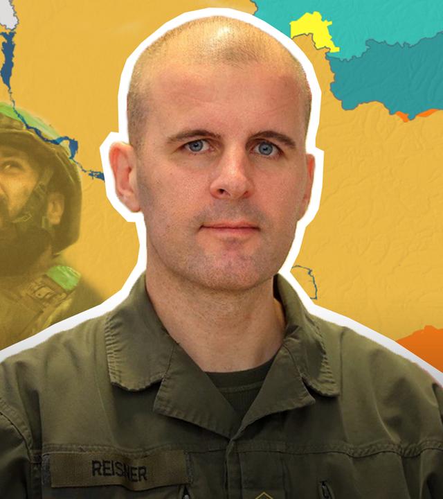 Oberst Markus Reisner vor Ukraine Karte 
