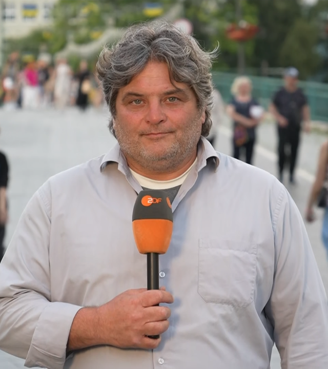 ZDF-Reporter Dara Hassanzadeh in der West-Ukraine