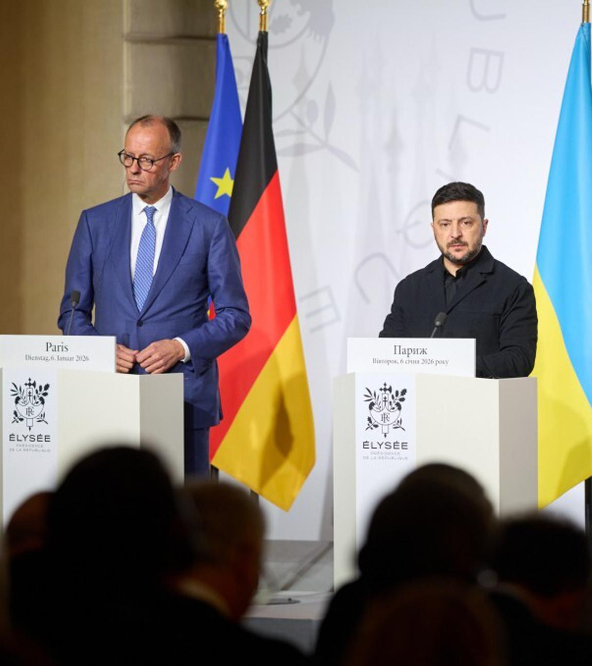 Bundeskanzler Friedrich Merz (l), der ukrainische Präsident Wolodymyr Selenskyj (m), der französische Präsident Emmanuel Macron