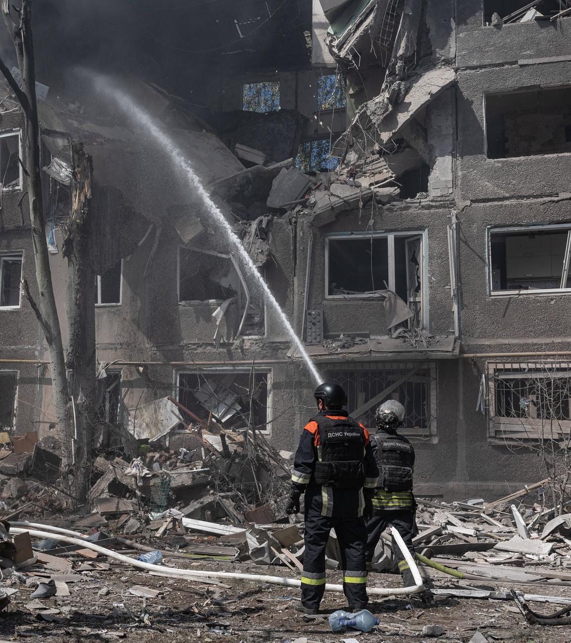 Ein zerstörtes Haus in der Ukraine