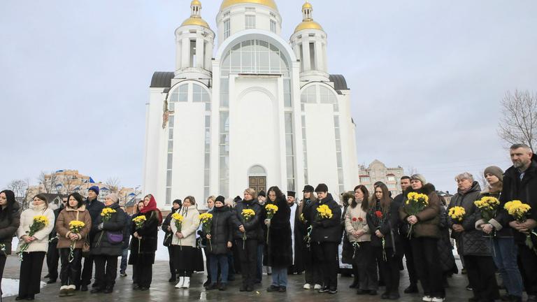 Gedenken an die Opfer am 4. Jahrestag des Angriffs auf die Ukraine