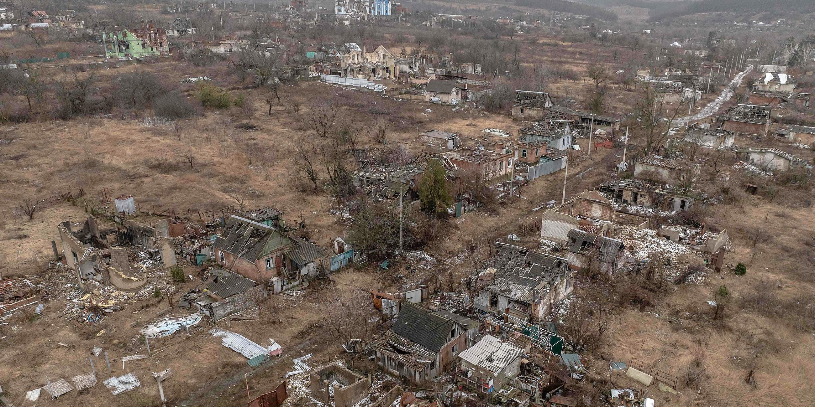 Zerstörung im Ort Bohorodychne, Region Donezk, Ukraine