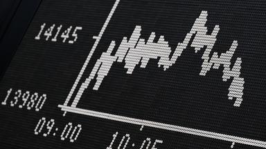 Die Dax-Kurve der Frankfurter Wertpapierbörse stellt fallende Kurse dar. 