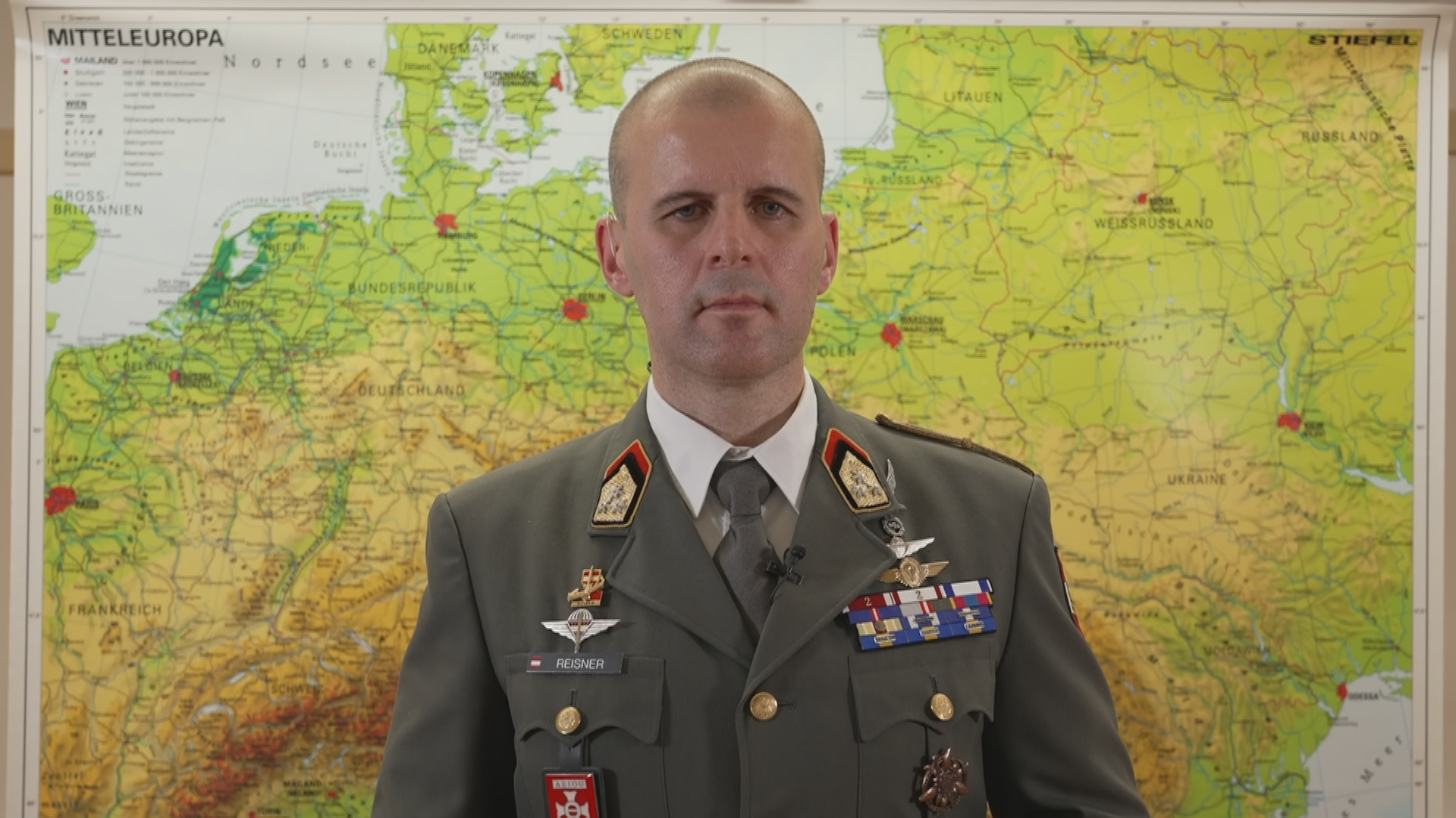 Oberst Markus Reisner bei ZDFheute live.