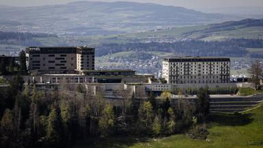 Schweiz, Obbuergen: Das Bürgenstock Resort ist auf dem Berg Bürgenstock oberhalb des Vierwaldstättersees zu sehen. Archivbild