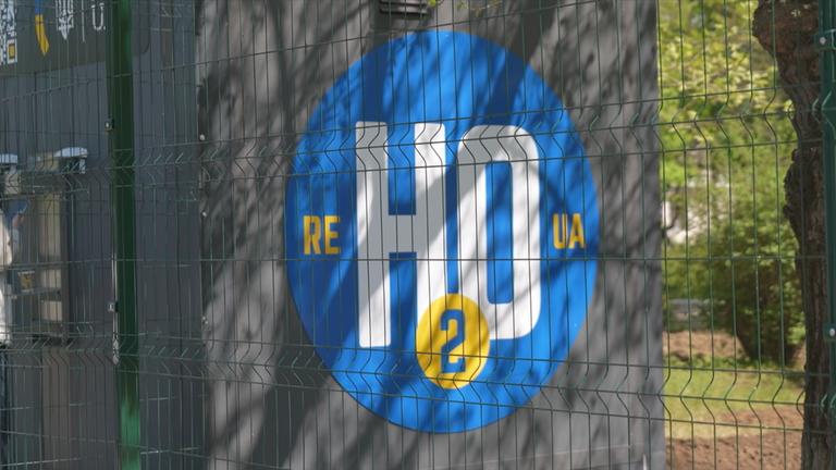 Die Ukraine leidet weiter unter den russischen Angriffen, auch im Süden des Landes. Dort mangelt es auch in den Städten an alltäglichen Ressourcen wie fließendem sauberen Wasser.