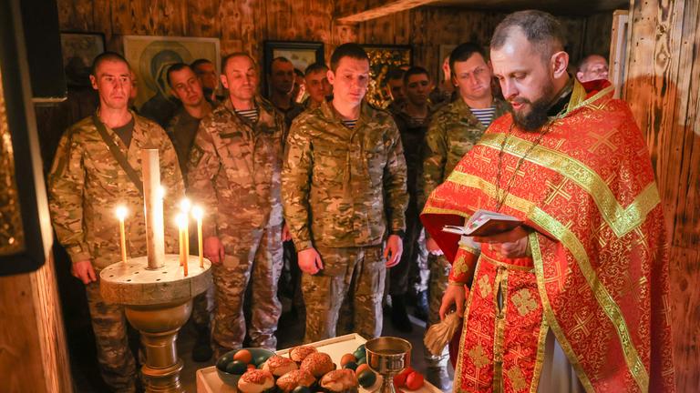 Ostern an der Front: Russische Fallschirmjäger in der Region Cherson, Archivbild