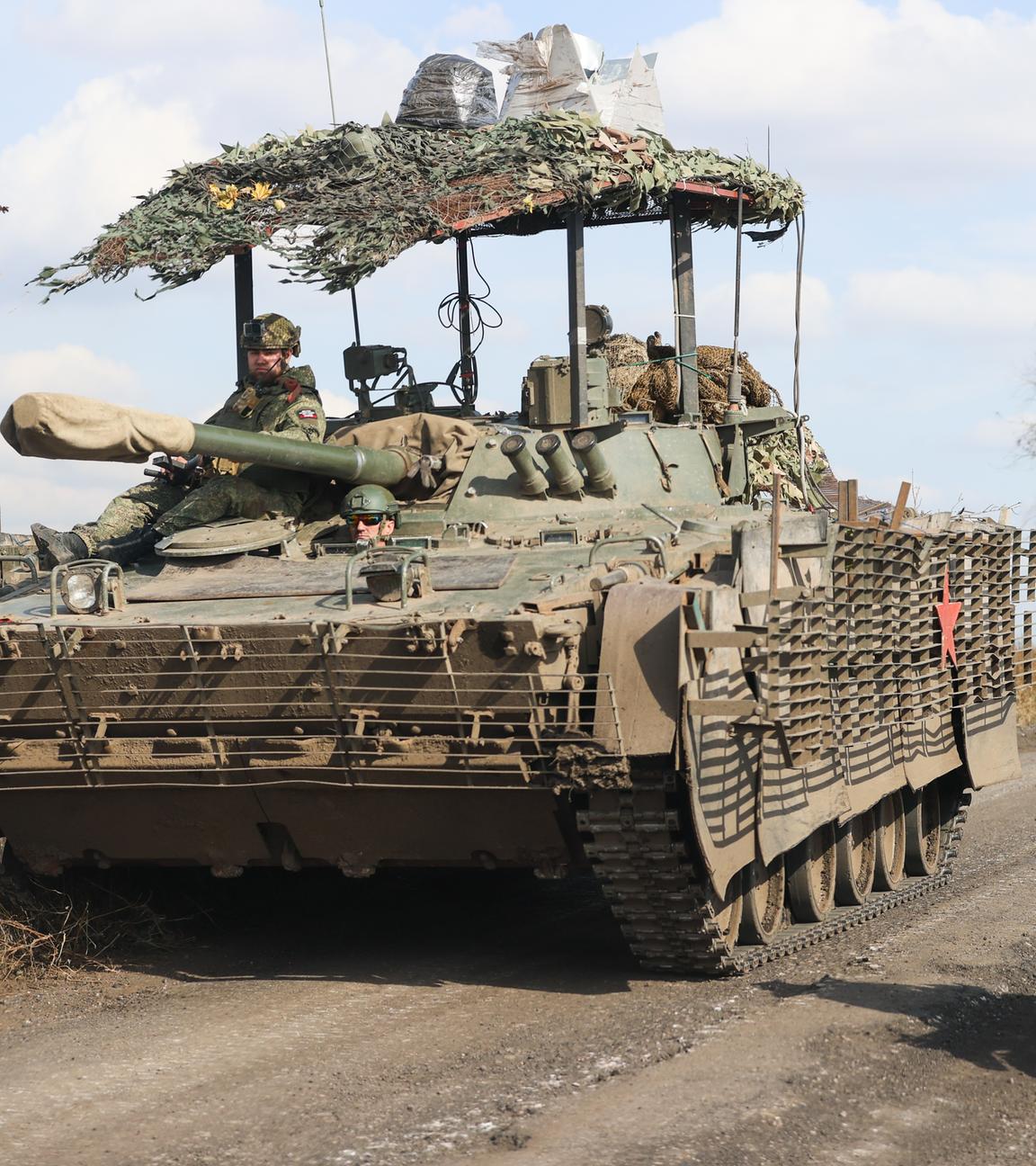 he 5th Motor Rifle Brigade with the 51st Combined Arms Donetsk Army, Tsentr [Centre] Group of Forces, fights on the Krasnoarmeysk (Pokrovsk) 
