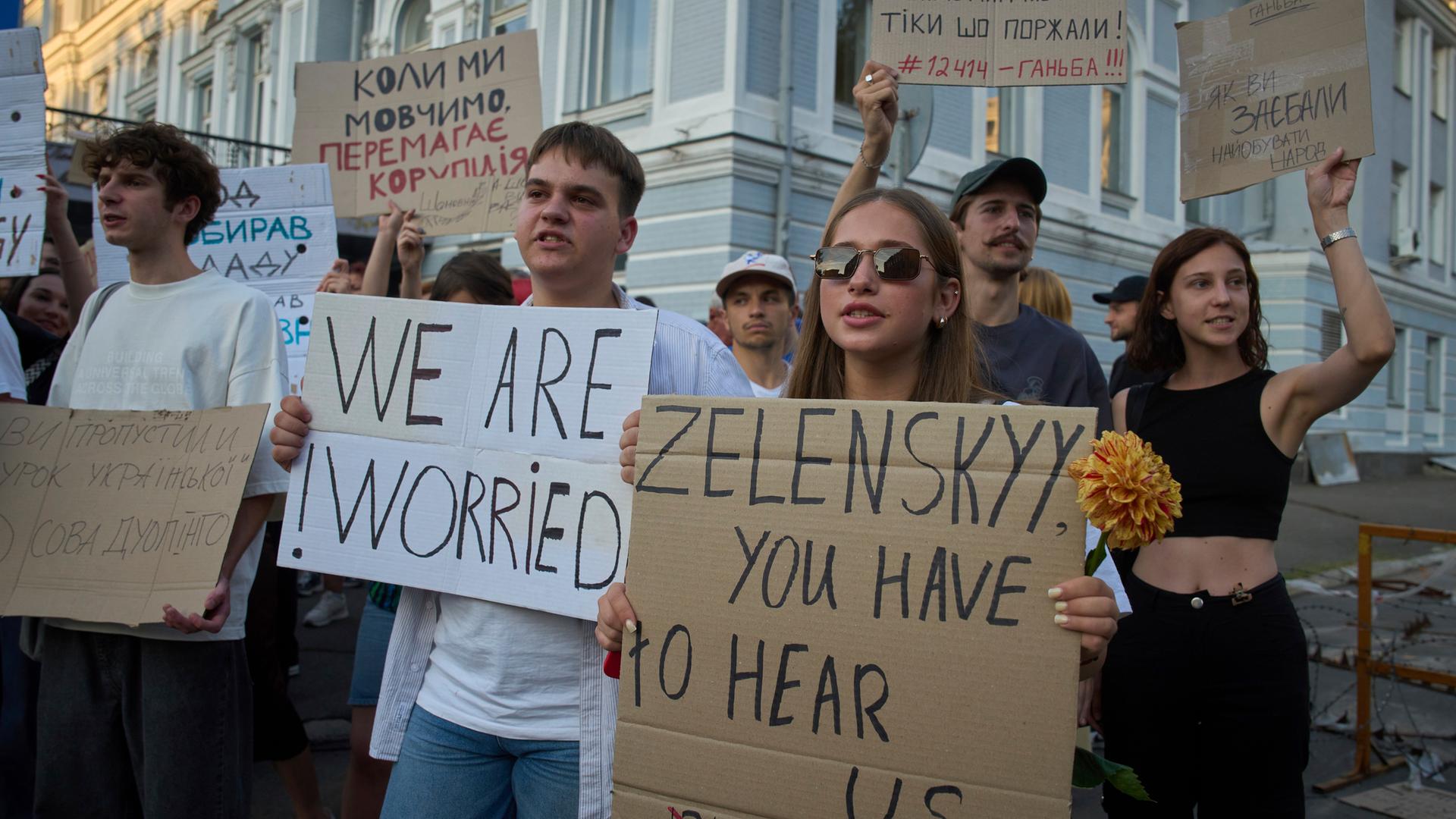 Proteste in Kiew: Demonstranten forderten die Verabschiedung des neuen Anti-Korruptionsgesetzes. (Archivbild vom 24.07.2025)
