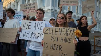 Proteste in Kiew: Demonstranten forderten die Verabschiedung des neuen Anti-Korruptionsgesetzes. (Archivbild vom 24.07.2025)