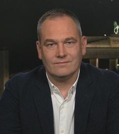 Gustav Gressel vor Berlin bei Nacht