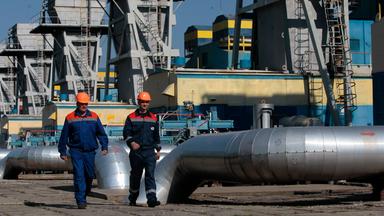 Ukraine, Uzgorod: Gaspipelines auf einem Betriebsgelaende in der Ukraine, Archivbild
