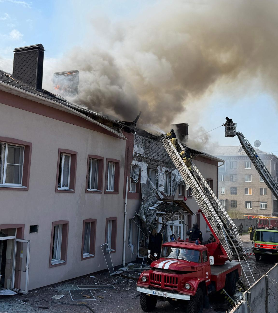 Ukraine: Zaporizhzhia: Nach Ende der Waffenruhe gab es in der Ukraine erneut Drohenangriffe. Hier ist ein zerstörtes Haus zu sehen. 