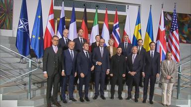 Regierungschefs bei der Verhandlung nach einem möglichen Frieden in der Ukraine.