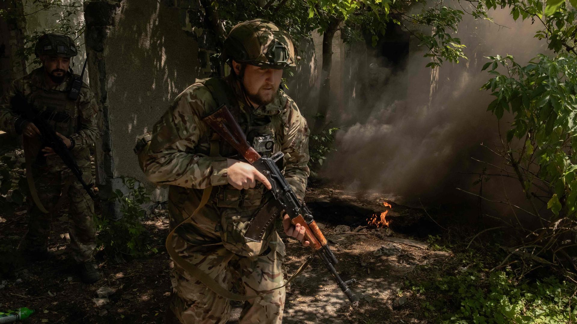 Ukraine Soldaten nehmen an einem Training in der Region Dnipropetrowsk teil.