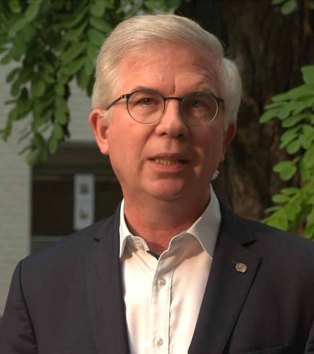 Andrew Ullmann