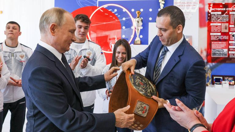 Umar Kremlev und Vladimir Putin.