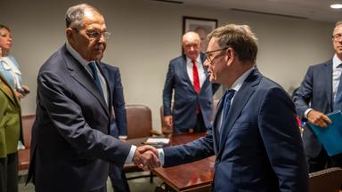 USA, New York City: Sergei Lawrow (l), Außenminister von Russland,