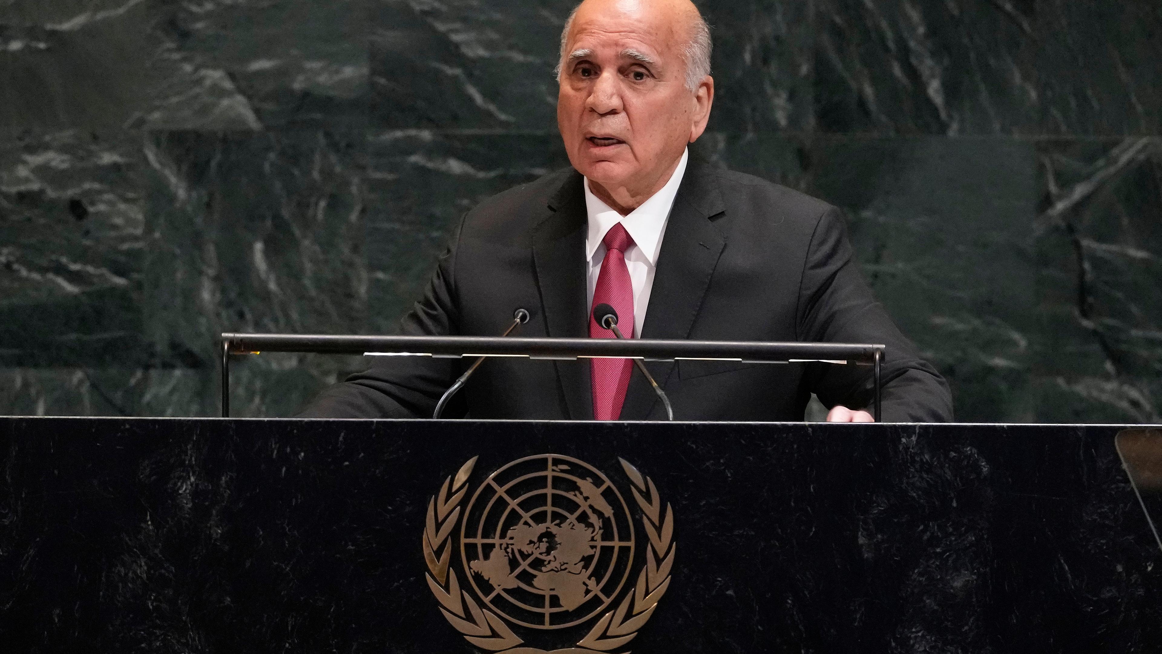 Iraks Premierminister Mohammad Hussein spricht bei einer UN-Konferenz.
