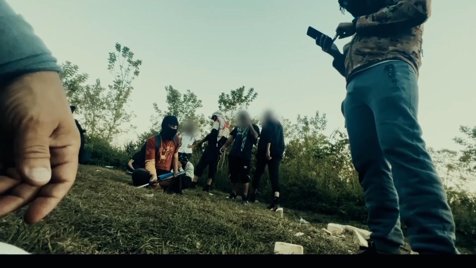 Schleuser und Flüchtlinge an der Grenze zu Ungarn